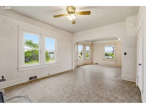 826 E 15th Street The Dalles OR 97058