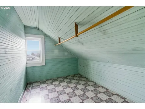 826 E 15th Street The Dalles OR 97058