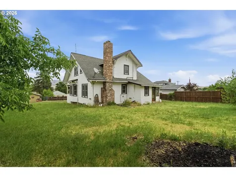 826 E 15th Street The Dalles OR 97058
