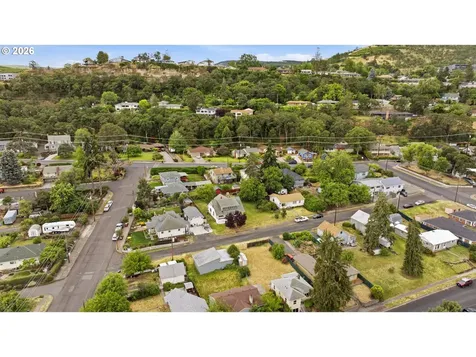 826 E 15th Street The Dalles OR 97058