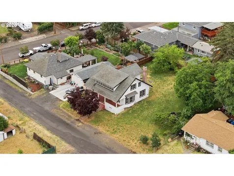 826 E 15th Street The Dalles OR 97058