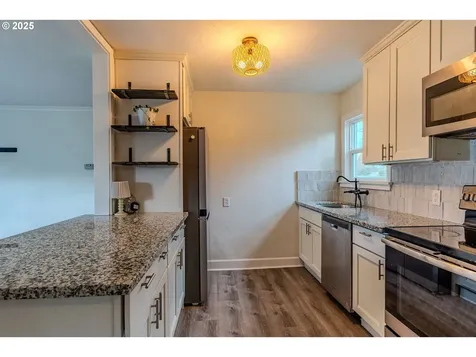 127 Ash Avenue Wood Village OR 97060