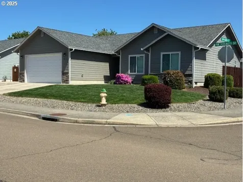 401 Serengeti Drive Winston OR 97496
