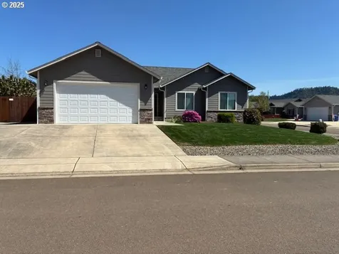 401 Serengeti Drive Winston OR 97496