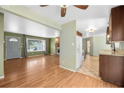 16327 SE Morrison Street Portland OR 97233