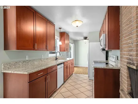 16327 SE Morrison Street Portland OR 97233