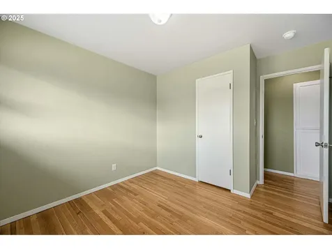 16327 SE Morrison Street Portland OR 97233