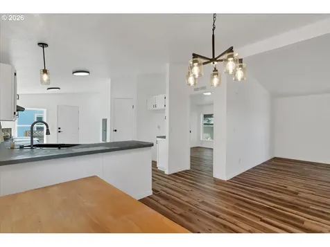 5057 Briarwood Circle Keizer OR 97303