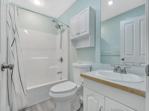 811 Glasgow Avenue Astoria OR 97103