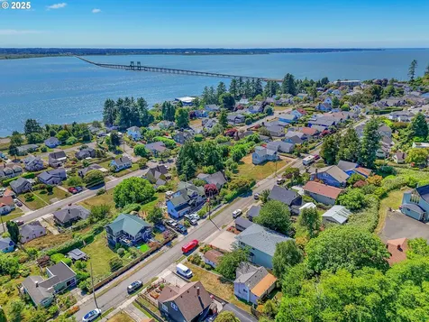 811 Glasgow Avenue Astoria OR 97103