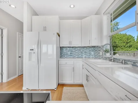 811 Glasgow Avenue Astoria OR 97103
