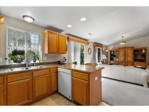 12002 Rees Street NE Donald OR 97020