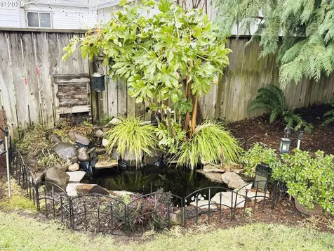 238 S P Street Cottage Grove OR 97424