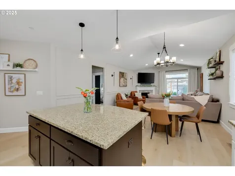 18850 Tanoak Way Oregon City OR 97045