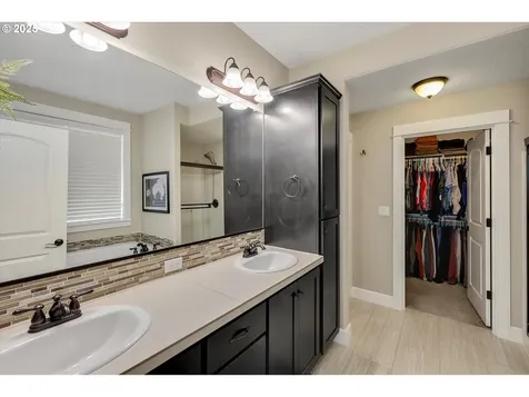 18850 Tanoak Way Oregon City OR 97045