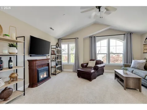 18850 Tanoak Way Oregon City OR 97045