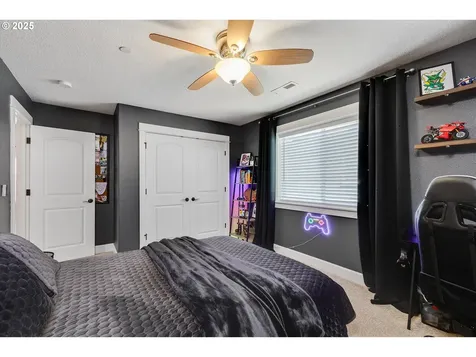 18850 Tanoak Way Oregon City OR 97045