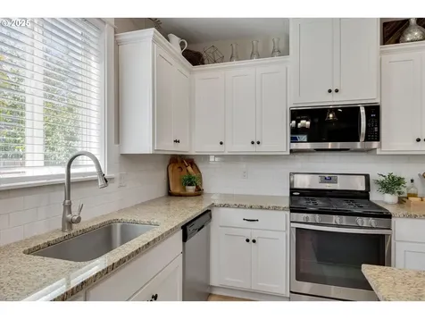 18850 Tanoak Way Oregon City OR 97045