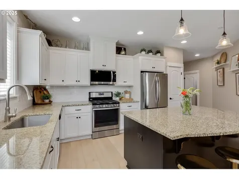 18850 Tanoak Way Oregon City OR 97045