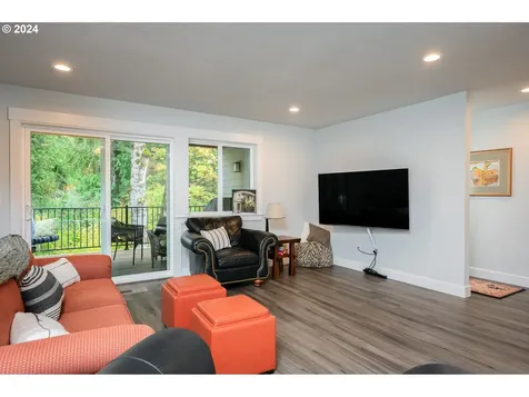 13588 SE Jamie Court Clackamas OR 97015