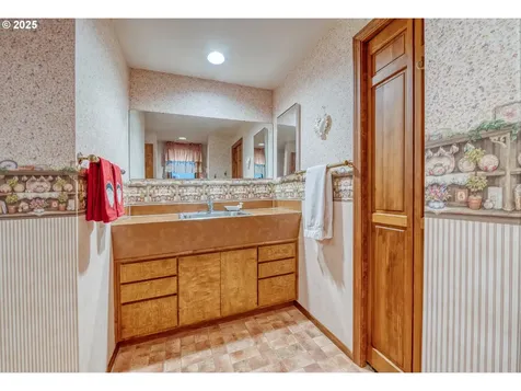 88800 Winter Lane Veneta OR 97487