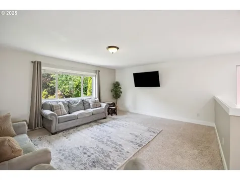 17213 NW Oak Creek Drive Portland OR 97229