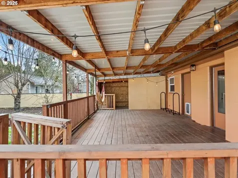 797 Harrison Street Woodburn OR 97071