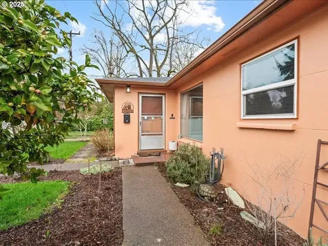 797 Harrison Street Woodburn OR 97071