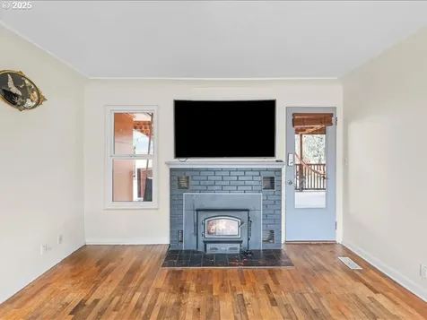 797 Harrison Street Woodburn OR 97071