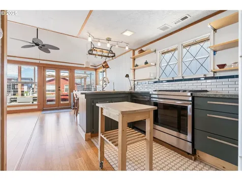 1815 N Jantzen Avenue Portland OR 97217