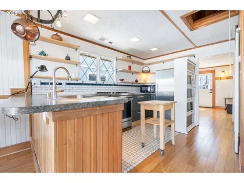 1815 N Jantzen Avenue Portland OR 97217