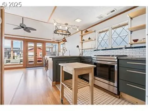 1815 N Jantzen Avenue Portland OR 97217