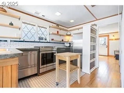 1815 N Jantzen Avenue Portland OR 97217