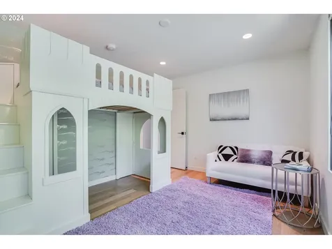 4255 SW Bertha Avenue Portland OR 97239
