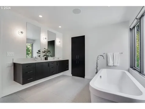 4255 SW Bertha Avenue Portland OR 97239