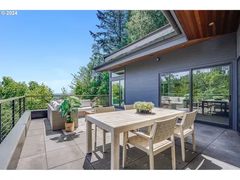 4255 SW Bertha Avenue Portland OR 97239