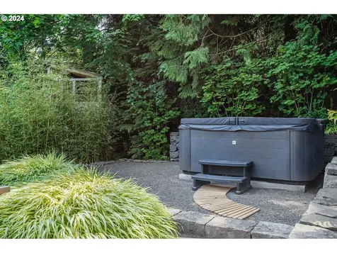4255 SW Bertha Avenue Portland OR 97239