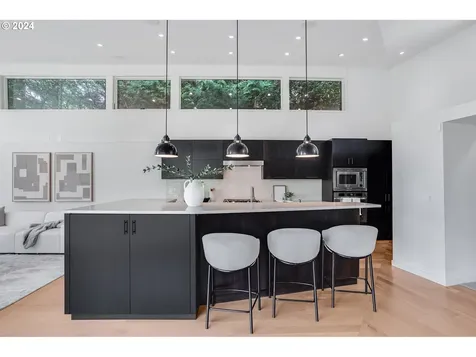 4255 SW Bertha Avenue Portland OR 97239