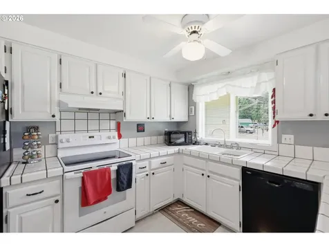 41720 Madrone Street Springfield OR 97478