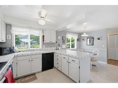 41720 Madrone Street Springfield OR 97478