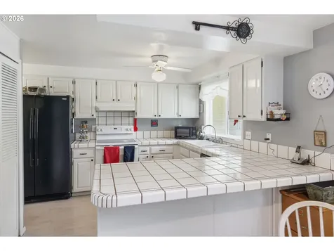 41720 Madrone Street Springfield OR 97478