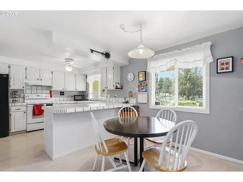 41720 Madrone Street Springfield OR 97478