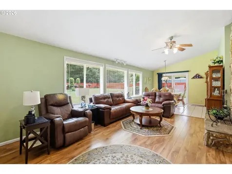 41720 Madrone Street Springfield OR 97478