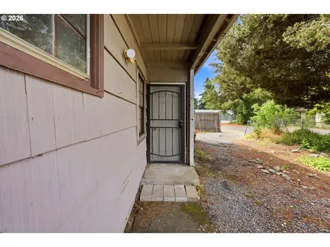 1495 E Santiam Street Stayton OR 97383