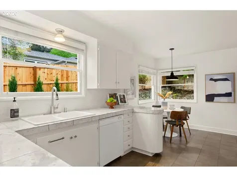 5922 SW 47th Avenue Portland OR 97221