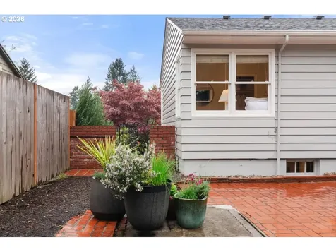 5922 SW 47th Avenue Portland OR 97221