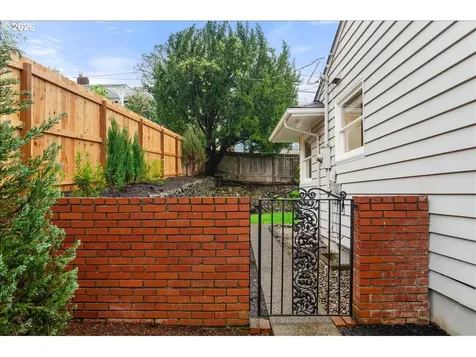 5922 SW 47th Avenue Portland OR 97221