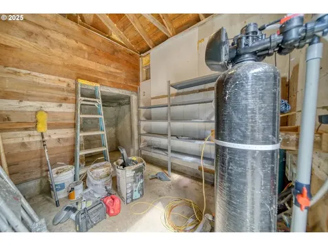 57020 Mollenhour Road Scappoose OR 97056