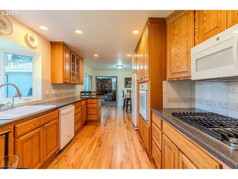 3727 SE Spruce Street Hillsboro OR 97123