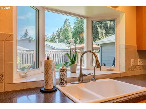 3727 SE Spruce Street Hillsboro OR 97123